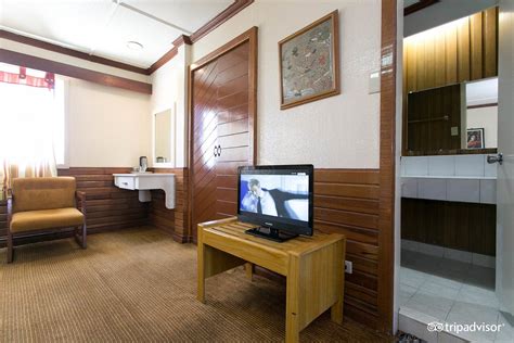 Rooms available at Green Valley Baguio Hotel and Resort .